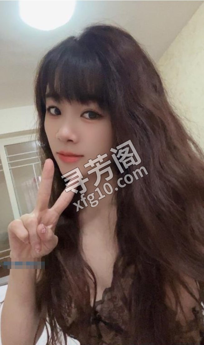 昆山温柔小娘子 位置 几岁 25岁-30岁 颜值＝ 6分 费用明细 700 项目 按摩、情趣内衣丝袜、指划 2