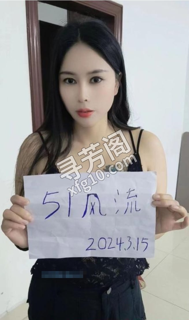 妖娆的大奶幺妹 地方 年龄 25岁-30岁 颜值： 6分 400 项目 鸳鸯浴，口，胸推，指滑，漫游，调情诱惑 2
