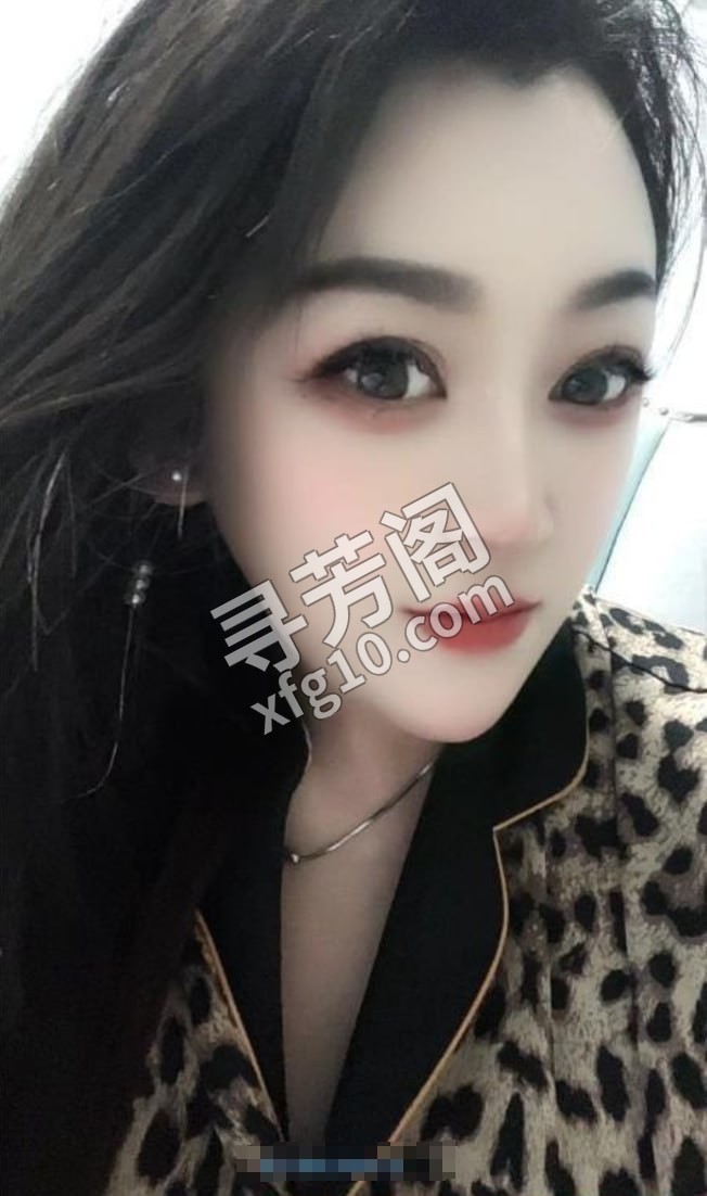 萧山美乳小少妇 地方 年龄 25岁-30岁 颜值： 6分 500 项目 全套、陪浴、胸推、臀推、指划、按摩、口 2