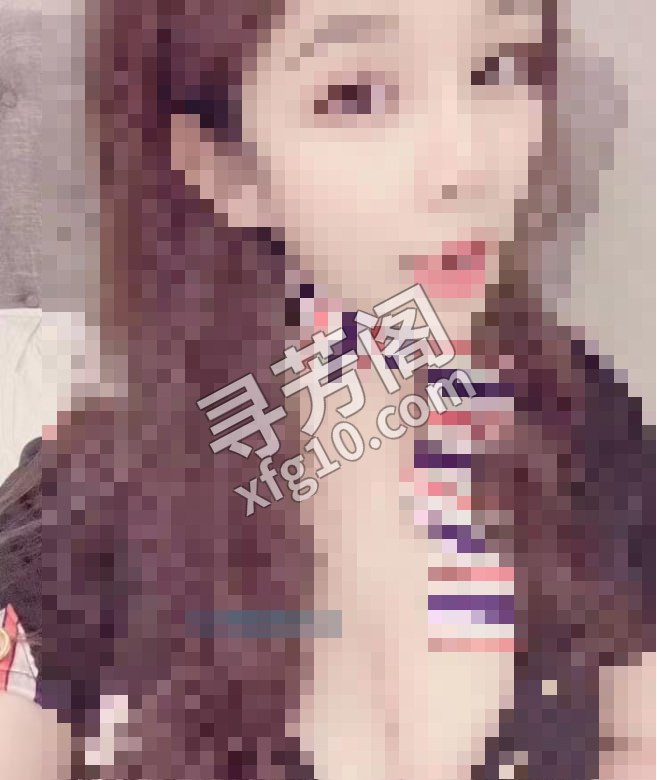 大胸黑丝小姐姐 地方 年龄 25岁-30岁 颜值： 6分 600 项目 胸推、漫游，丝袜调情、口爆，爱爱 2