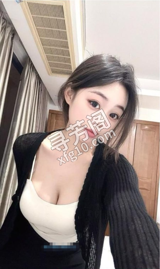 莆田D胸阿黛尔 地方 年龄 25岁-30岁 颜值： 6分 600 项目 鸳鸯浴，口，调情，亲胸，丝袜，69 2