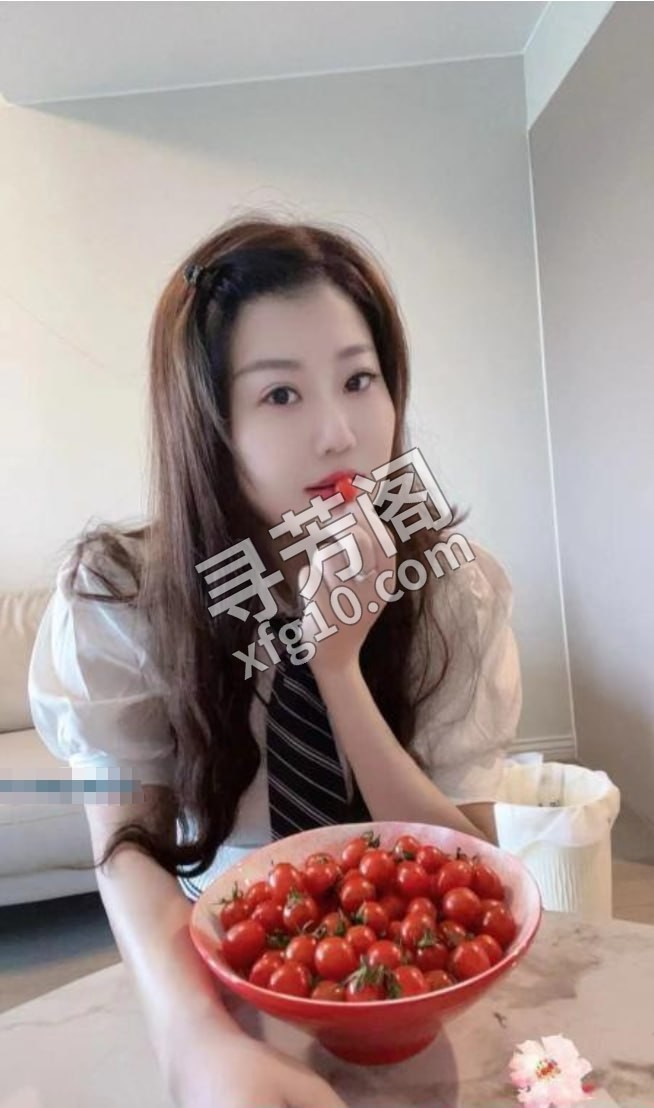 南洲少妇果果姐 地方 年龄 30岁-40岁 颜值： 6分 400 项目 鸳鸯浴，无套吹，波推，漫游，臀推 2