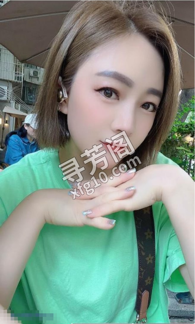 广州轻熟眼镜姐姐 地方 年龄 25岁-30岁 颜值： 6分 400 项目 鸳鸯浴，口，环游，刮痧，舌吻，毒龙 3