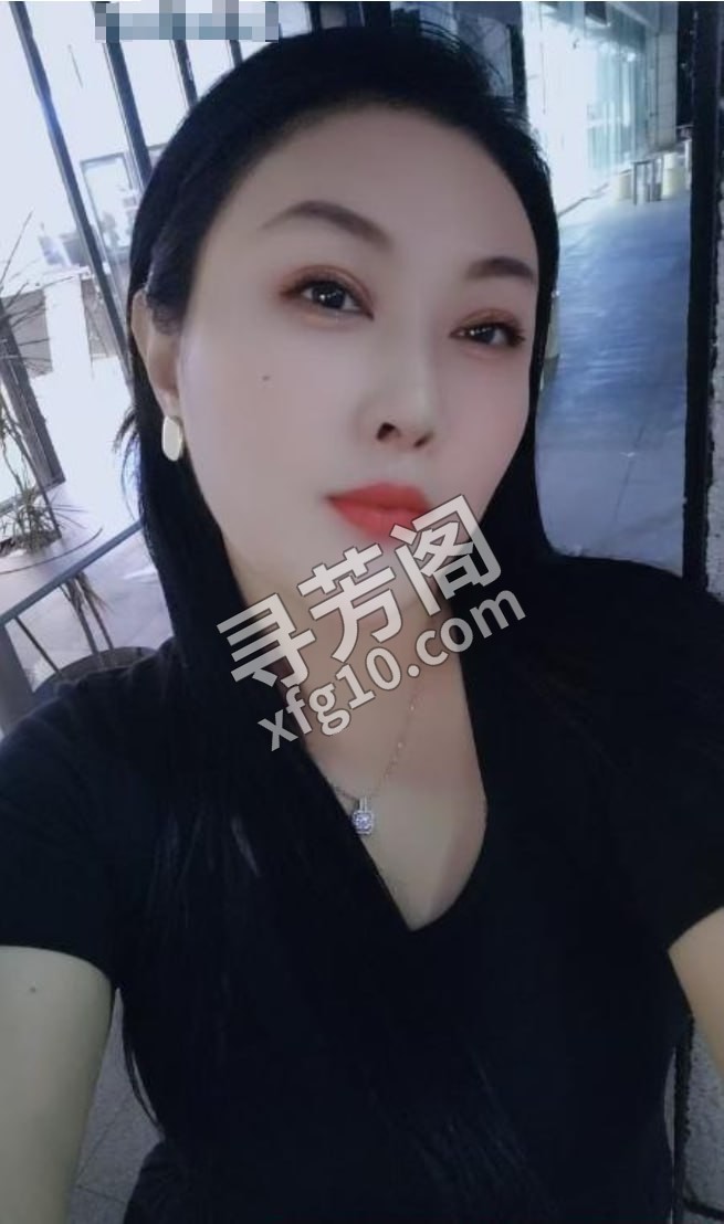 海珠石溪骚黄咪 地方 年龄 30岁-40岁 颜值： 6分 400 项目 漫游 胸推 69 臀推 舌吻 舔蛋 2