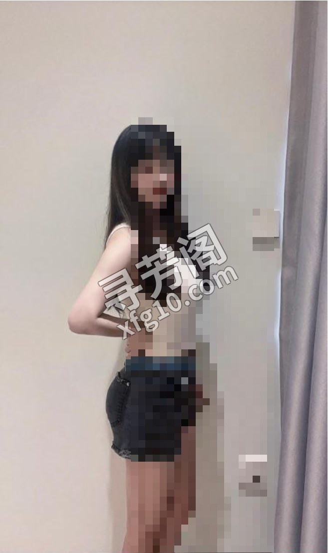 体验白云晓晓 地方 年龄 25岁-30岁 颜值： 6分 400 项目 鸳鸯浴 裸吹 口暴 指滑 波推 69 4