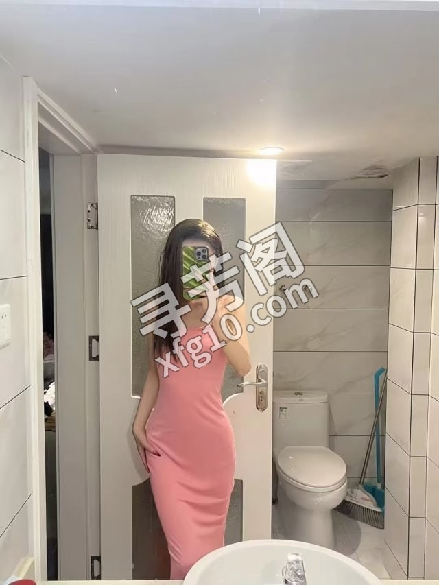 城关极品晓玲 地方 年龄 20岁-25岁 颜值： 8分 600 项目 口活，舌吻，69，胸推，做爱，丝袜诱惑 6