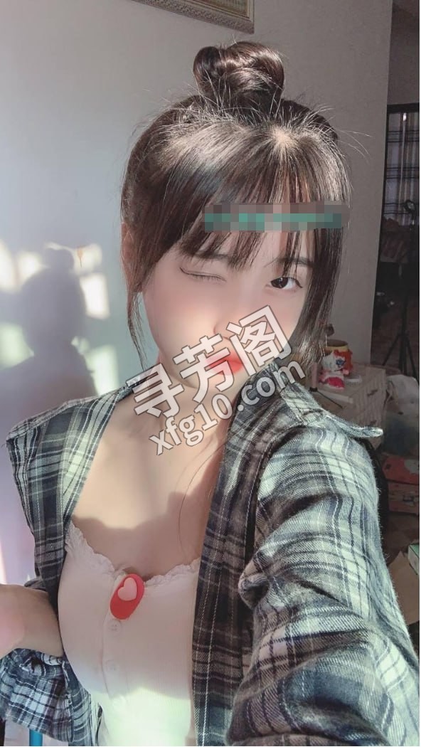 个人兼职白虎小萝莉 地方 武昌区 附近 年龄 21 颜值： 8 1000全套两次 项目 胸推，臀推，毒龙，口爆 4