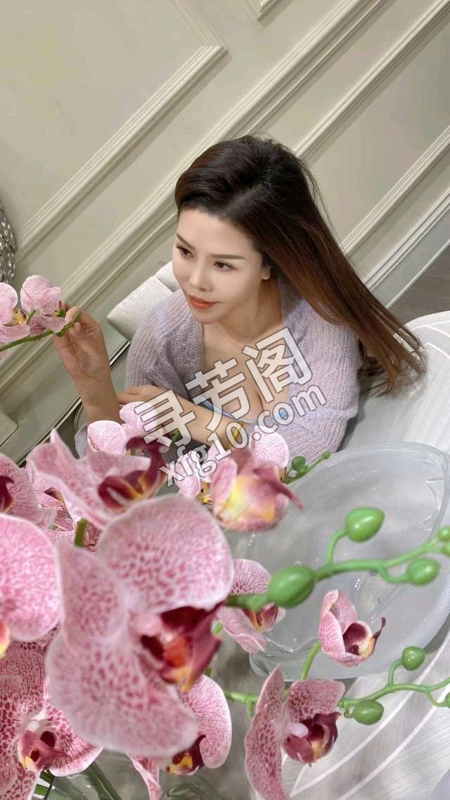 光谷小姐姐 地方 年龄 25岁-30岁 颜值： 6分 400 项目 课表上的都有 3