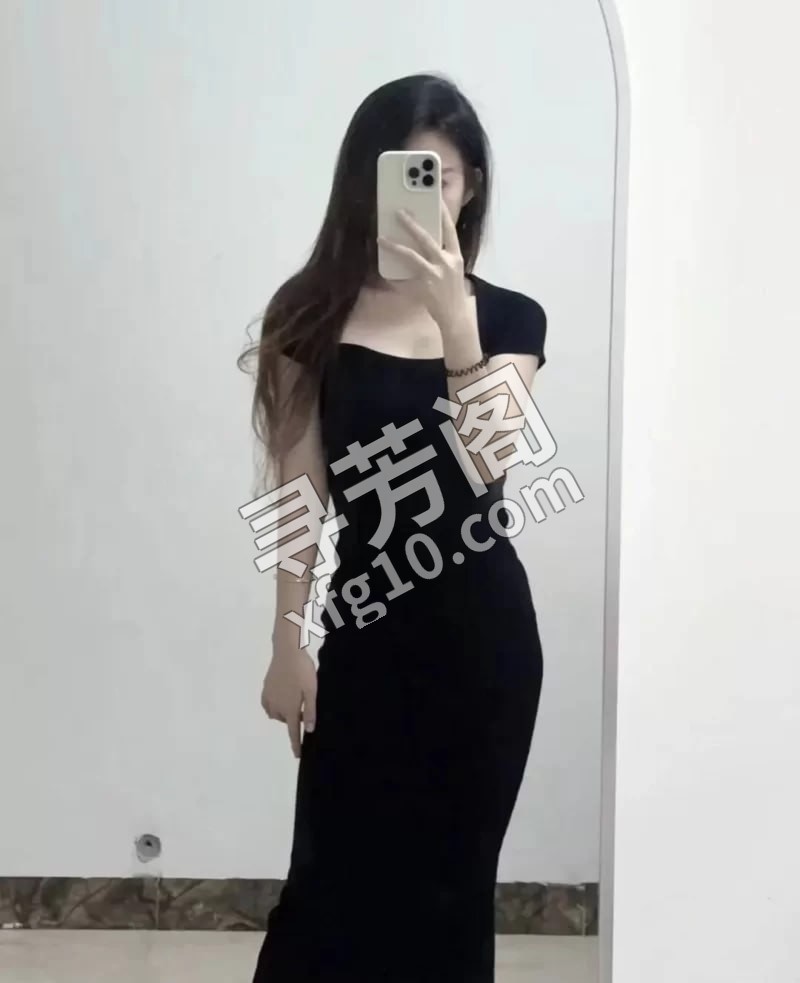 黑丝制服美少妇 信息分类：楼凤兼职 地方： 信息来源：朋友推荐 年龄：26 颜值：身材：166左右身高胸c 2