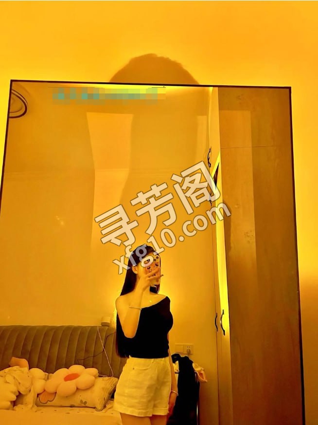 江宁奶茶妹 地方 年龄 25岁-30岁 颜值： 8分 1200/90分钟 项目 胸推，臀推，陪洗、调情、激情爱爱 2