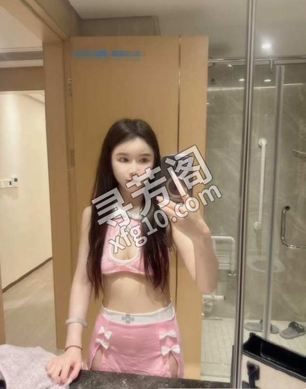 南站嫩妹怡宝 地方 年龄 25岁-30岁 颜值： 7分 1000 项目 丝足、指滑、制服诱惑、口交、啪啪 2