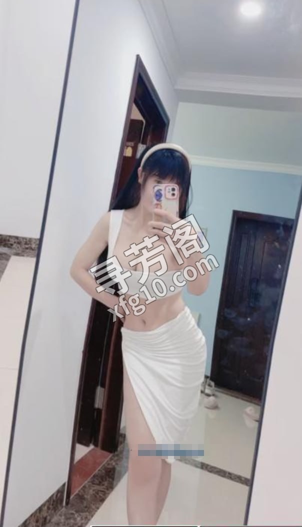 性感撩人的小姐姐 位置 几岁 25岁-30岁 颜值＝ 7分 费用明细 1200 项目 吹箫，口爆，kiss 2