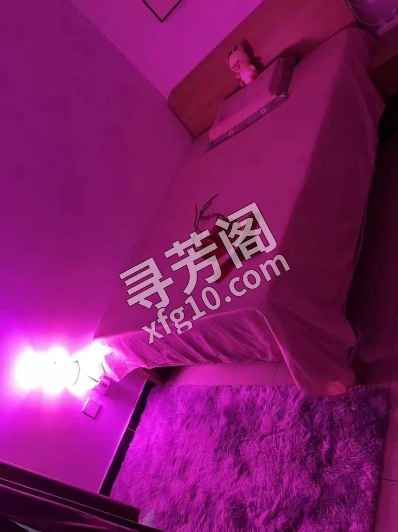 丰台新宫小中大全能选手 信息分类：楼凤兼职 地方： - 丰台 信息来源： 年龄：25 颜值：身材：皮肤白 2