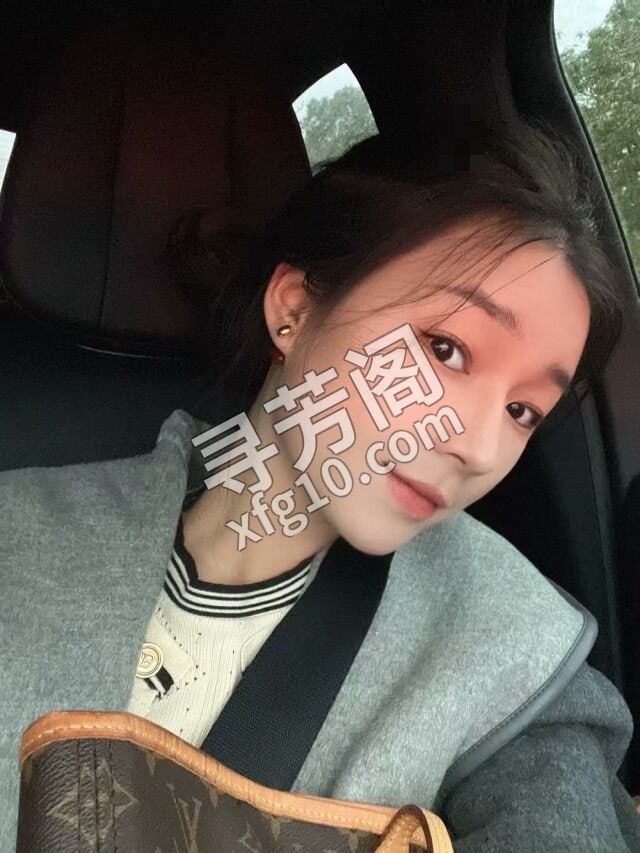 长沙雨花优酸乳 地方 年龄 25岁-30岁 颜值： 6分 700 项目 高跟丝袜，深喉，口爆，胸推，69 4