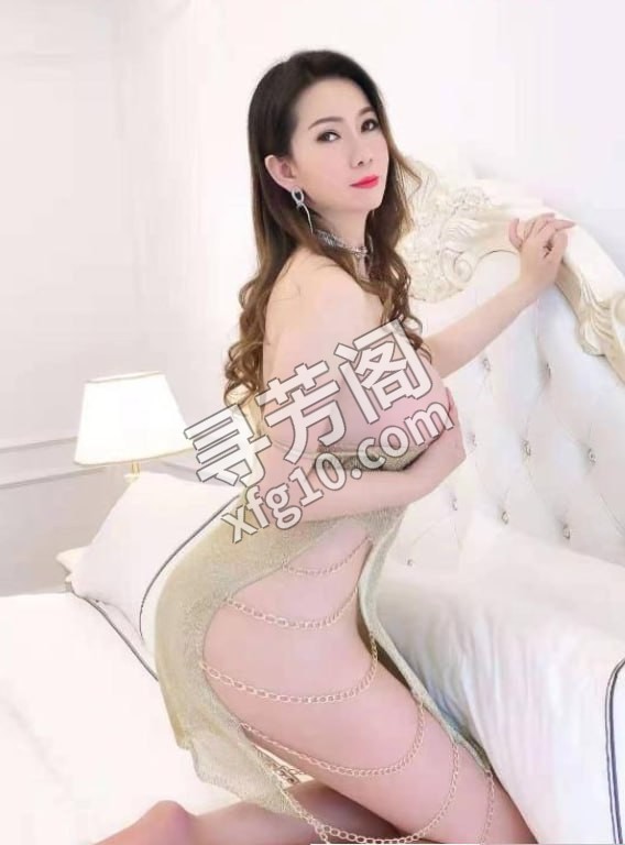 长沙最骚语文老师 地方 年龄 30岁-40岁 颜值： 6分 400 项目 鸳鸯戏水、胸推、臀推、阴推、毒龙 2