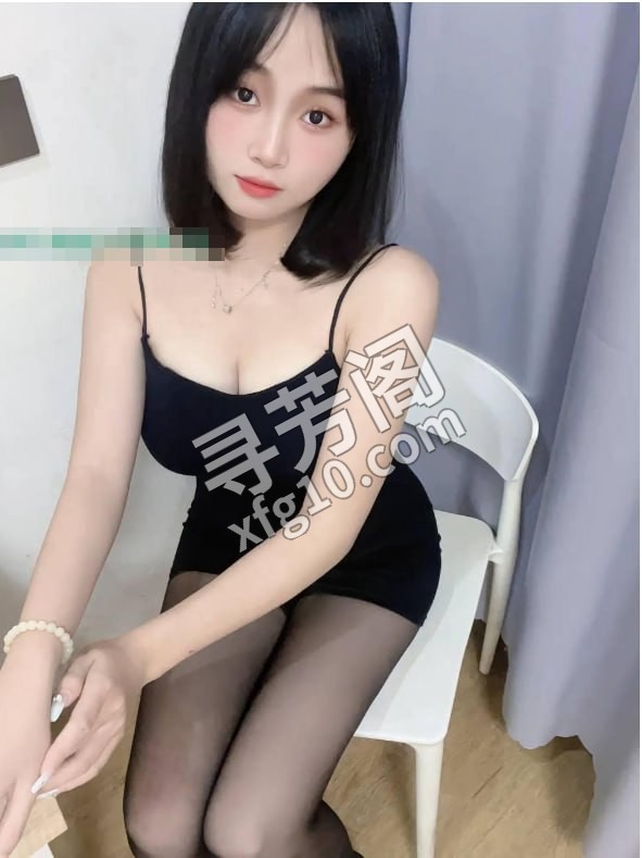 粉嫩风骚香香 地方 湖南省 年龄 23 颜值： 7-8 800/90分钟 项目 胸推，臀推、毒龙，深喉 2