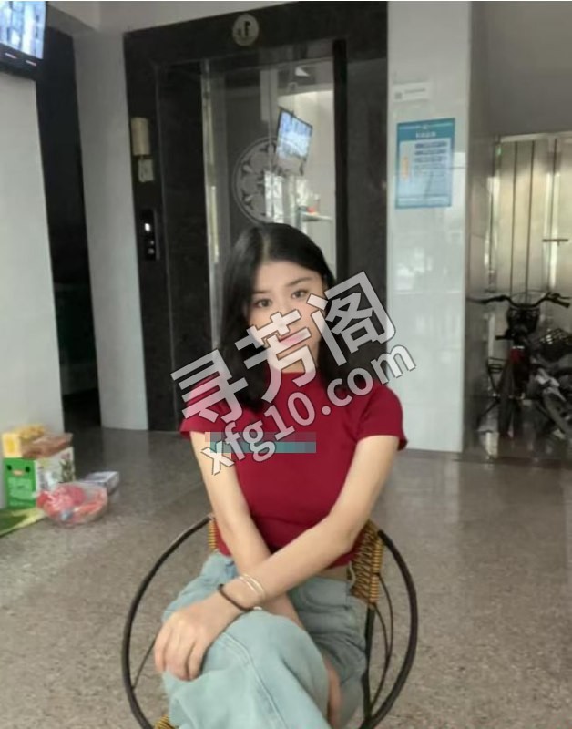 兼职大学生小月亮 地方 年龄 25岁-30岁 颜值： 6分 600 项目 鸳鸯浴，口爆，爱爱，制服丝袜诱惑 4