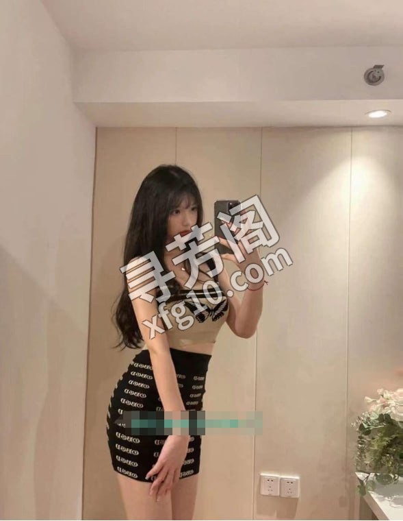 东莞大胸妹 地方 年龄 18-26 颜值： 7-8 1000/90分钟 项目 胸推，臀推、毒龙，深喉 2