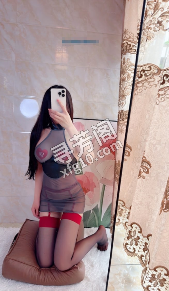 雨花长腿风骚姐姐 地方 年龄 25岁-30岁 颜值： 8分 600 项目 口爆 69 制服 波推 爱爱 沐浴 3
