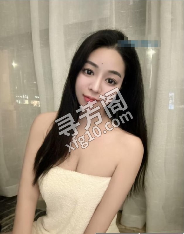 长沙兼职丰满御姐梓琪 地方 年龄 25岁-30岁 颜值： 8分 600 项目 胸推 制服 丝袜 69 爱爱 2