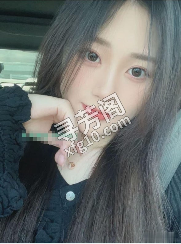 气质型美女晓晓 地方 年龄 23 颜值： 10 1000/120分钟 项目 口活，胸推，毒龙，鸳鸯戏水，乳交 3