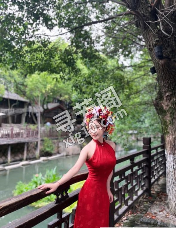 舞蹈老师一字马 位置 几岁 25岁-30岁 颜值＝ 6分 费用明细 800 项目 艳舞 胸推 臀推 按摩 深喉 3