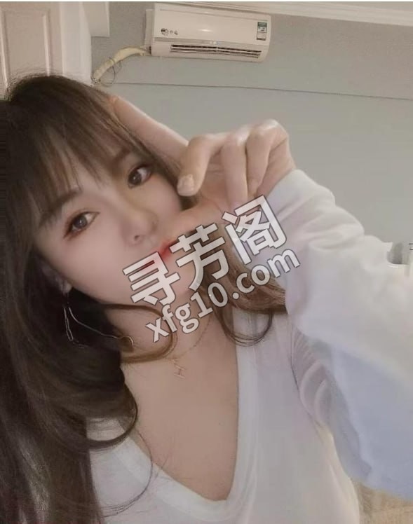 赭山春秋小骚货 地方 年龄 25岁-30岁 颜值： 6分 500 项目 口，69，毒龙，漫游，胸推，接吻，做爱 4