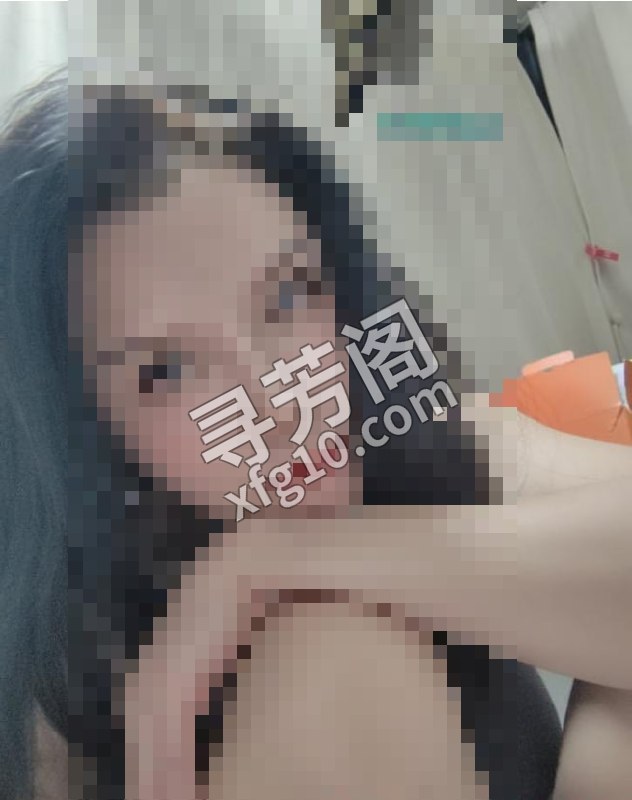 滨江水蜜桃 地方 年龄 30岁-40岁 颜值： 6分 500 项目 口活，胸推，冰火，鸳鸯浴，情趣，aa 2