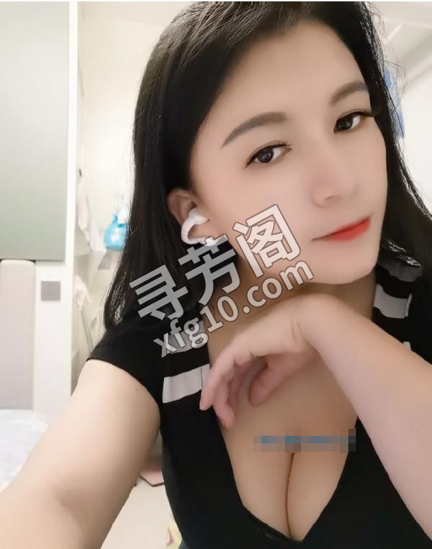 滨江大奶少妇 地方 年龄 30岁-40岁 颜值： 6分 300 项目 波推，舔蛋，乳交 2