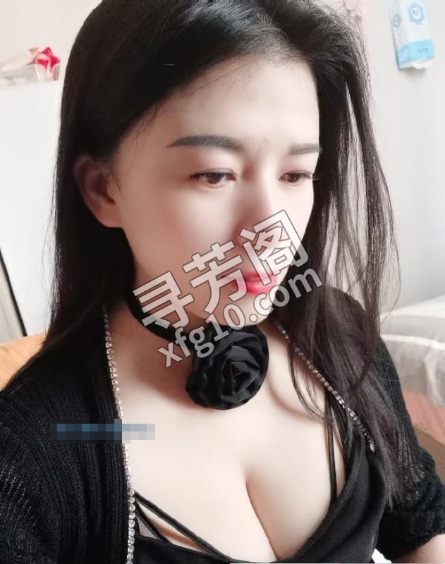 杭州乖巧甜美小少妇 地方 年龄 30岁-40岁 颜值： 6分 500 项目 洗澡，胸推，漫游，背推，丝袜，高跟 2