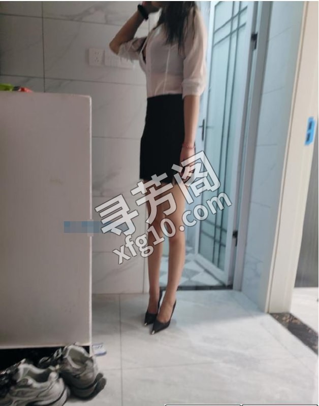 滨江自聊媚娘 地方 年龄 25岁-30岁 颜值： 6分 900 项目 鸳鸯浴，指划，毒龙，深喉，69 4
