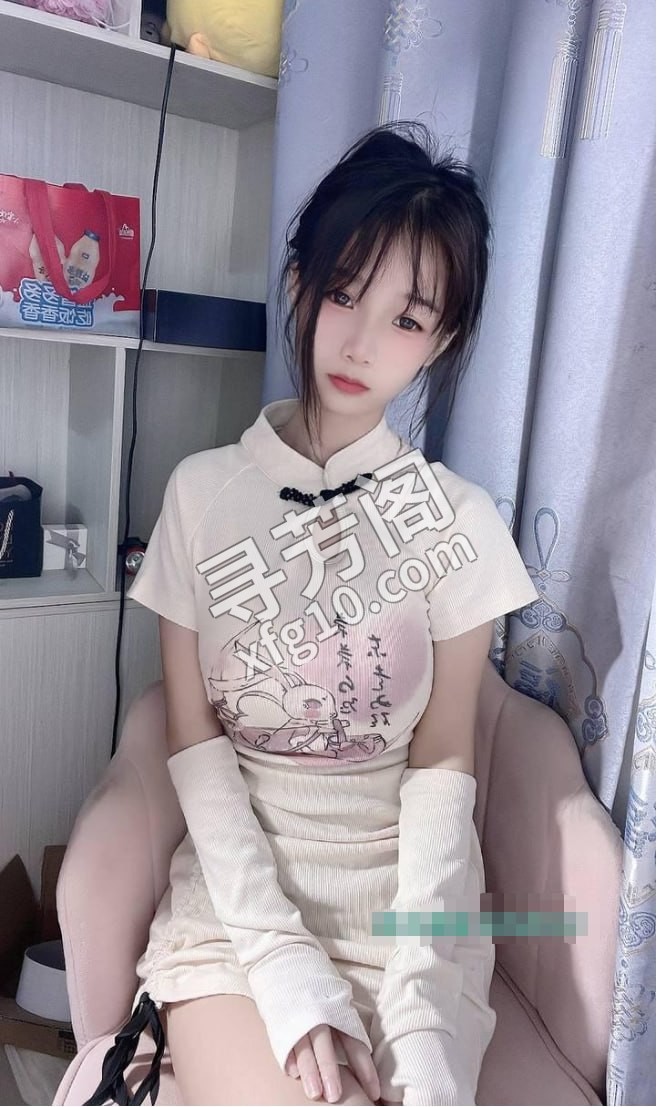 旗袍小美女 地方 雁塔区附近 年龄 20 颜值： 8 700/2次 项目 胸推，臀推，毒龙，口爆，69互舔 2
