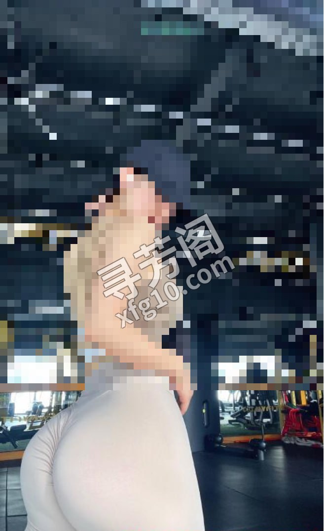 屁股超级大 地方 市辖区 年龄 25岁-30岁 颜值： 6分 500 项目 鸳鸯浴，口爆，毒龙，啪啪69 2