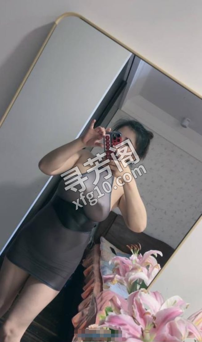 大奶骚货张老师 地区 静安区 年龄 30岁-40岁 颜值 6分 价格 600 服务 YYY 按摩 熊推 口 2