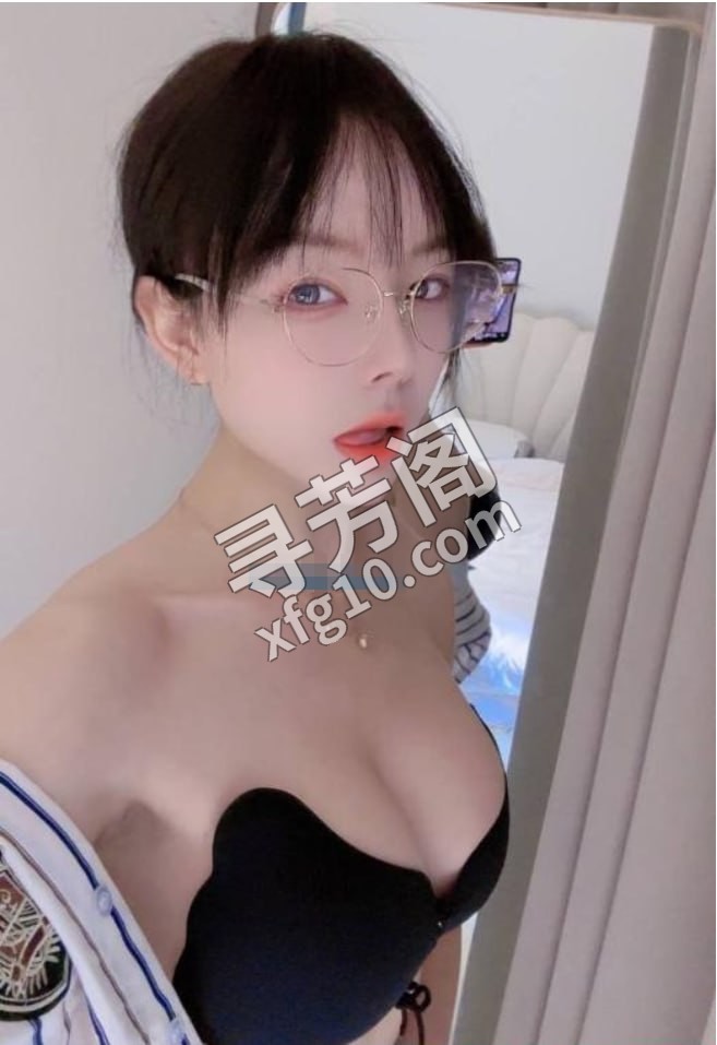 虹口兼职月儿幼师 地区 虹口区 年龄 25岁-30岁 颜值 6分 价格 600 服务 鸳鸯浴 胸推 漫游 口活 2