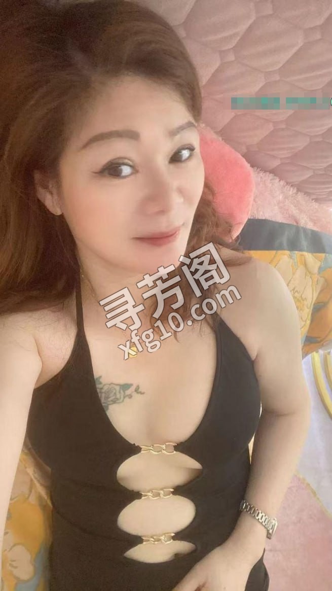 女王姐姐 地方 朝阳区 年龄 35岁-40岁 颜值： 8分 400 项目 胸推无套口丝足69深喉舔蛋爱爱 毒龙 2