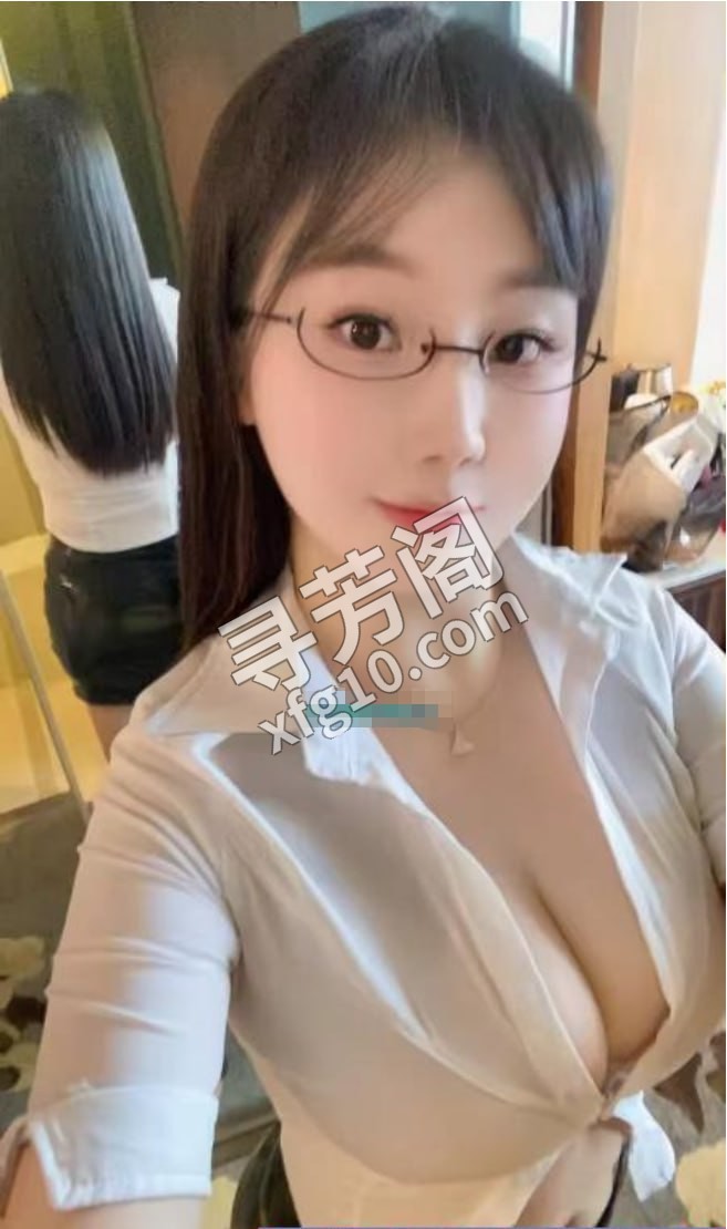 制服巨乳梓潼 地方 年龄 25岁-30岁 颜值： 6分 600 项目 洗澡 乳交胸推 臀推 69 吹箫 制服啪啪 2