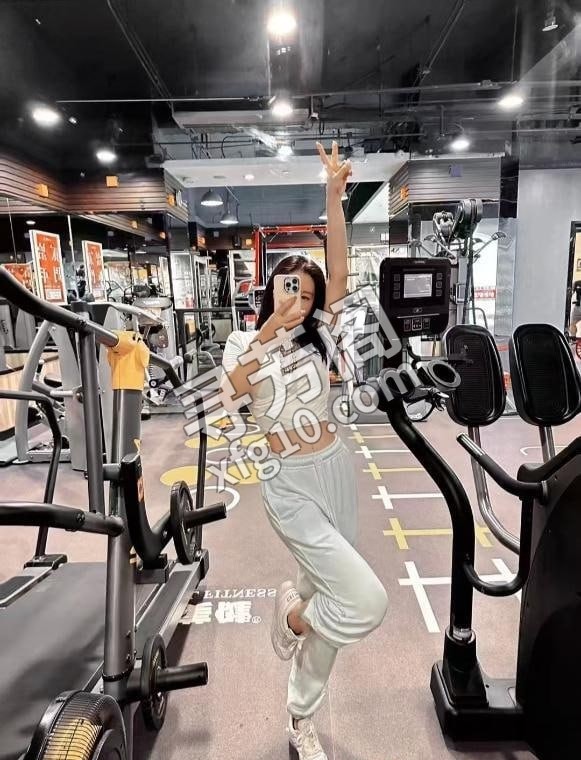 气质御姐小姐姐 地方 年龄 25岁-30岁 颜值： 6分 700 项目 69 毒龙 口爆 丝袜 制服诱惑 胸推 2
