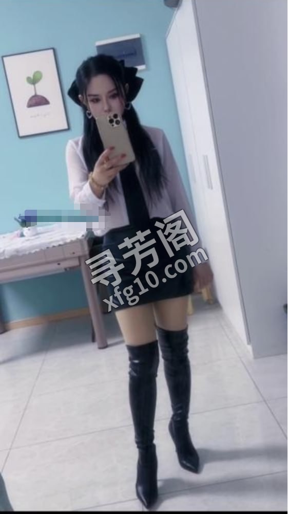 过年不放假的波老师 地方 年龄 25岁-30岁 颜值： 6分 600 项目 陪浴，舌吻，情趣内衣，毒龙，口爆 3