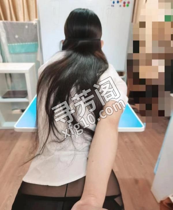 角色扮演可儿老师 地方 年龄 25岁-30岁 颜值： 6分 600 项目 角色扮演，拍视频，足交，鸳鸯浴，指滑 2