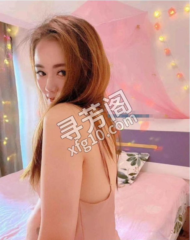 三通小骚骚幺妹 地方 年龄 25岁-30岁 颜值： 6分 600 项目 鸳鸯浴，艳舞，按摩，波推，指滑，蛇吻 3