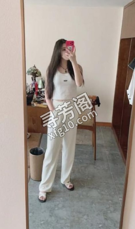 舌吻御姐 地方 年龄 25岁-30岁 颜值： 6分 650 项目 舌吻 毒龙 69 指划 漫游 胸推 臀推 3