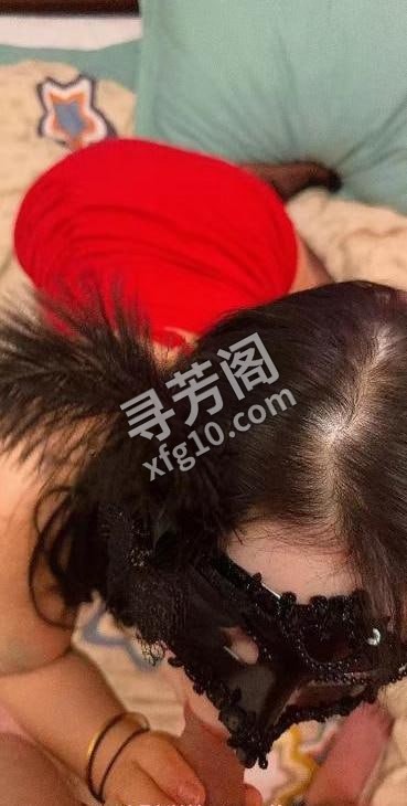 天然D乳胶老师 地方 年龄 25岁-30岁 颜值： 6分 600 项目 舌吻，69，毒龙，拍视频，乳胶，鸳鸯浴 2
