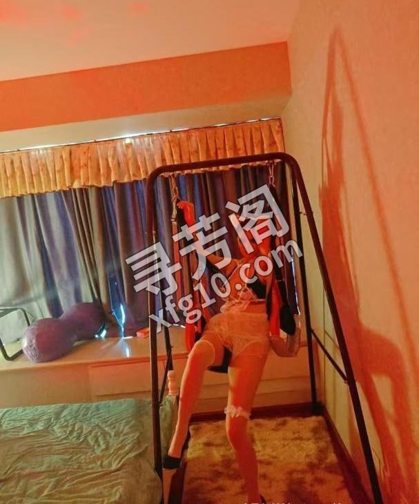 骚红红 地方 年龄 30岁-40岁 颜值： 6分 400 项目 鸳鸯浴 按摩 角色扮演 道具艳舞 2