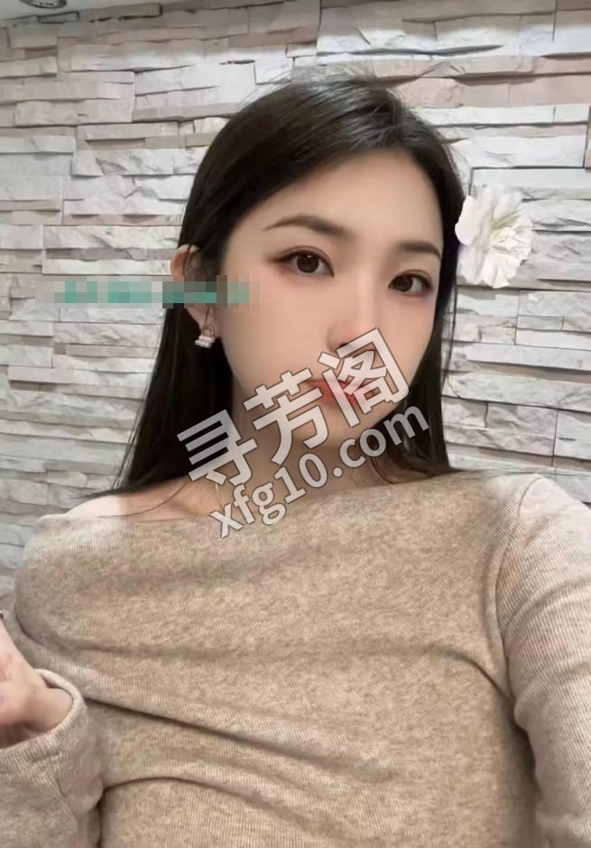 轻熟尤物清清 地方 金水区 年龄 20 颜值： 8 800 项目 胸推，臀推，毒龙，口爆，69互舔，激情爱爱 2