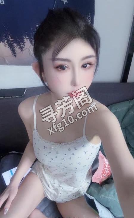 模特级大宝贝 地方 年龄 25岁-30岁 颜值： 6分 500 项目 洗澡，蛇吻，胸推，丝袜制服，蛇吻 2