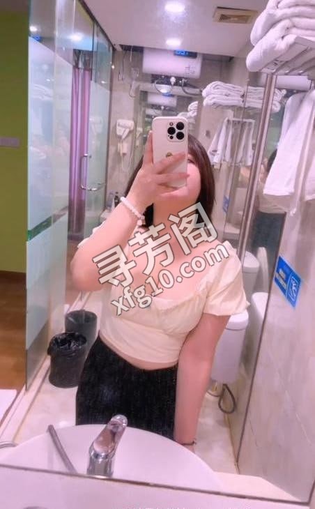 松北巨乳小胖妹 地方 哈尔滨市 年龄 25岁-30岁 颜值： 6分 800 项目 鸳鸯浴，漫游，胸推，啪啪 2