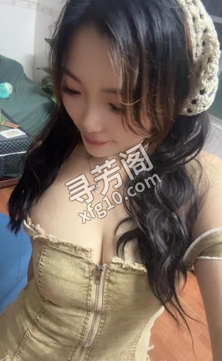 南站附近的啵啵糖 地方 年龄 25岁-30岁 颜值： 6分 600 项目 鸳鸯浴，调情，胸推，臀推，69，口 3