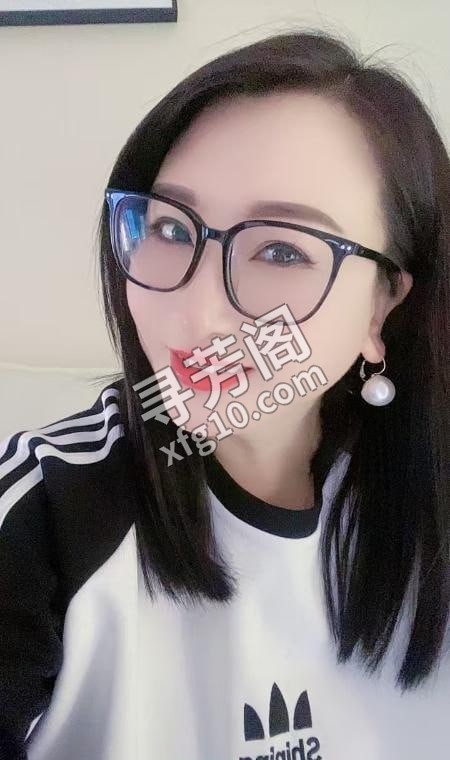 瑶海深喉御姐 地方 年龄 25岁-30岁 颜值： 6分 400 项目 按摩，胸滑，毒龙，亲吻，69，无套口 2