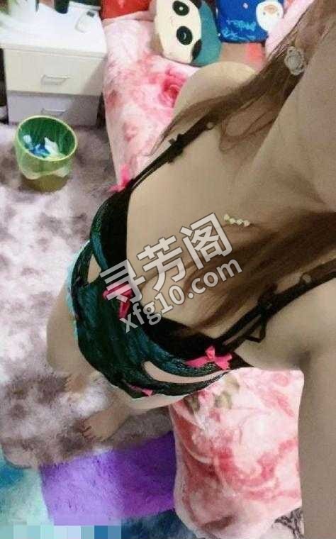 包河少妇 地方 年龄 25岁-30岁 颜值： 6分 500 项目 鸳鸯浴，胸推，臀推，漫游，制服诱惑，啪啪啪 2